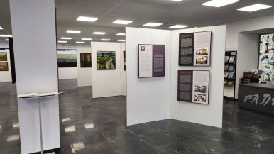 Foto k článku Alexandr Onishenko - Tajemství černého plátna - vernisáž