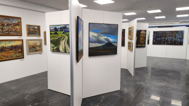 Foto k článku Alexandr Onishenko - Tajemství černého plátna - vernisáž