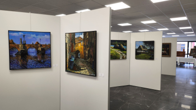 Foto k článku Alexandr Onishenko - Tajemství černého plátna - vernisáž