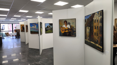 Foto k článku Alexandr Onishenko - Tajemství černého plátna - vernisáž