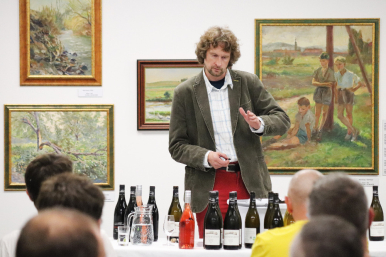 Foto k článku Víno mezi obrazy - vinařství Nepraš & Co.