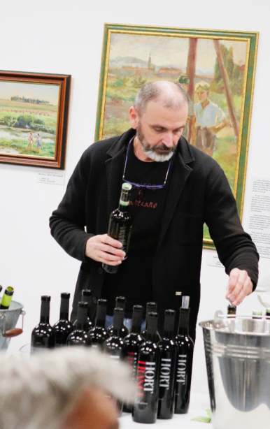 Foto k článku Víno mezi obrazy - VÍNO HORT