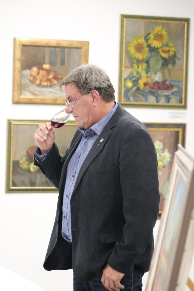 Foto k článku Víno mezi obrazy - Staňo Mádl