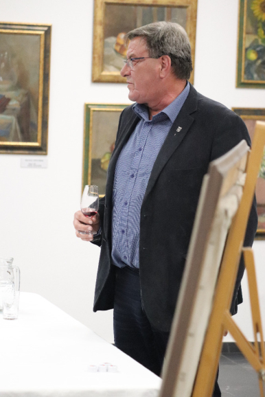 Foto k článku Víno mezi obrazy - Staňo Mádl