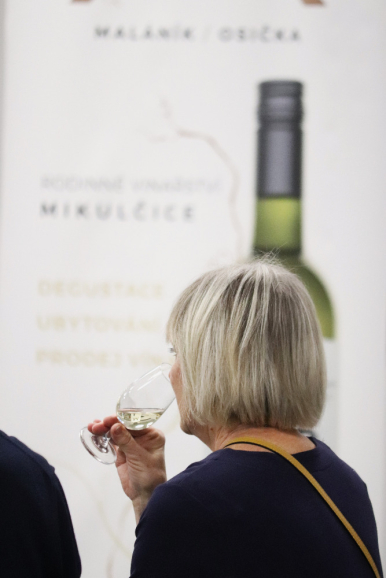 Foto k článku Víno mezi obrazy - vinařství Maláník - Osička