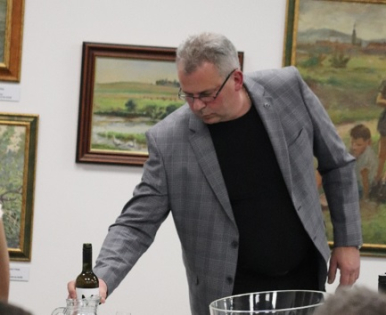 Foto k článku Víno mezi obrazy - vinařství Maláník - Osička