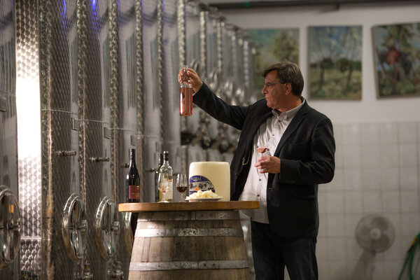 Foto k článku Víno mezi obrazy - Staňo Mádl, 5.12.